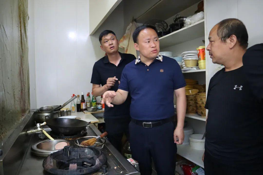 浮山爆炸最新動態(tài)，意外爆炸與日常溫馨故事揭秘